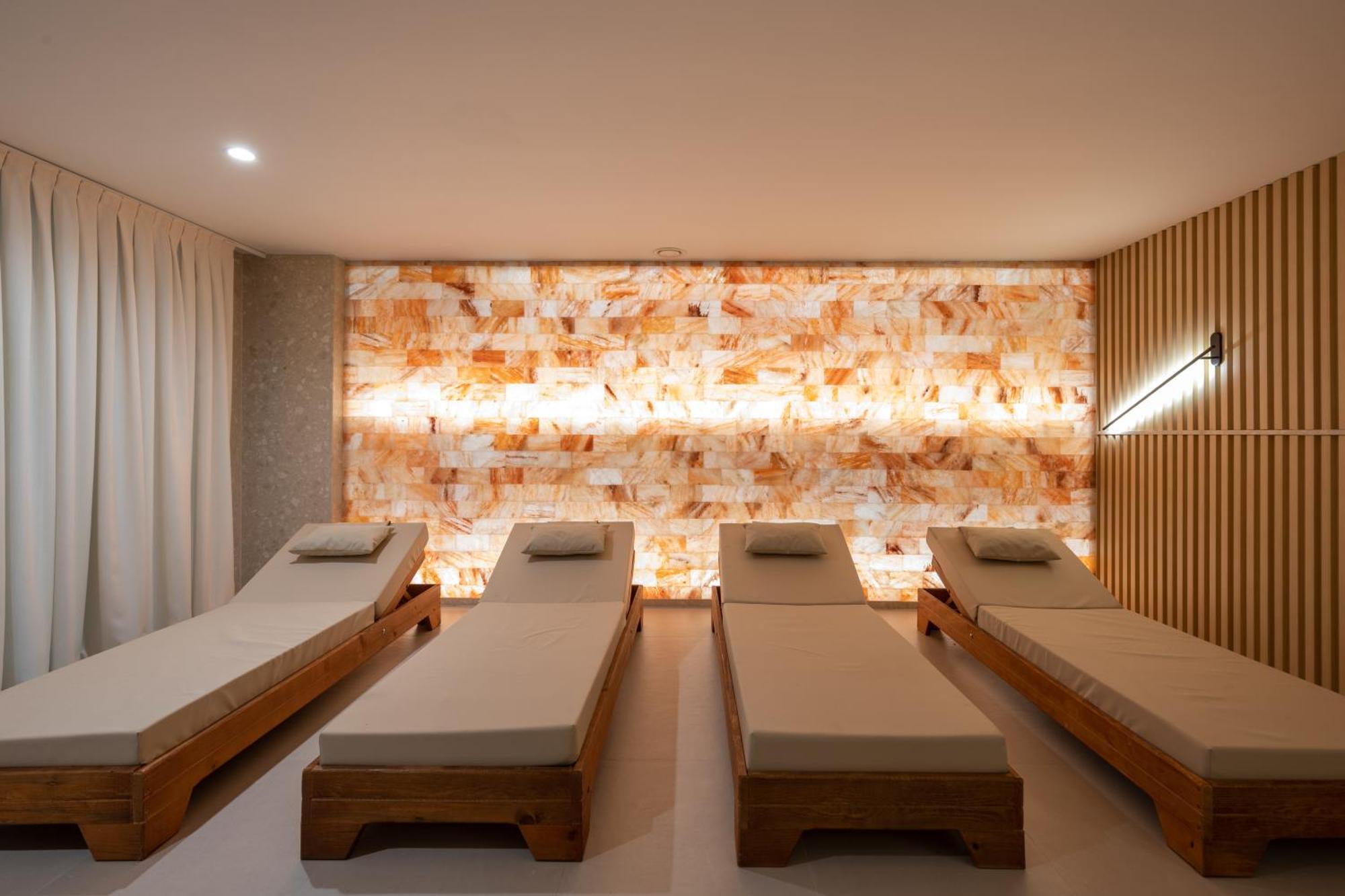 & Pool - 365 Appartement Tirana